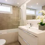 Luxe Discret Avenida Del Mar Marbella