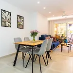 Luxe Discret Avenida Del Mar Apartment