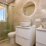 Luxe Discret Avenida Del Mar * Marbella